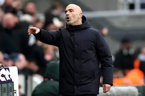 فخور رغم التعادل.. ماذا قال ماريسكا بعد تعثر تشيلسي أمام نيوكاسل؟